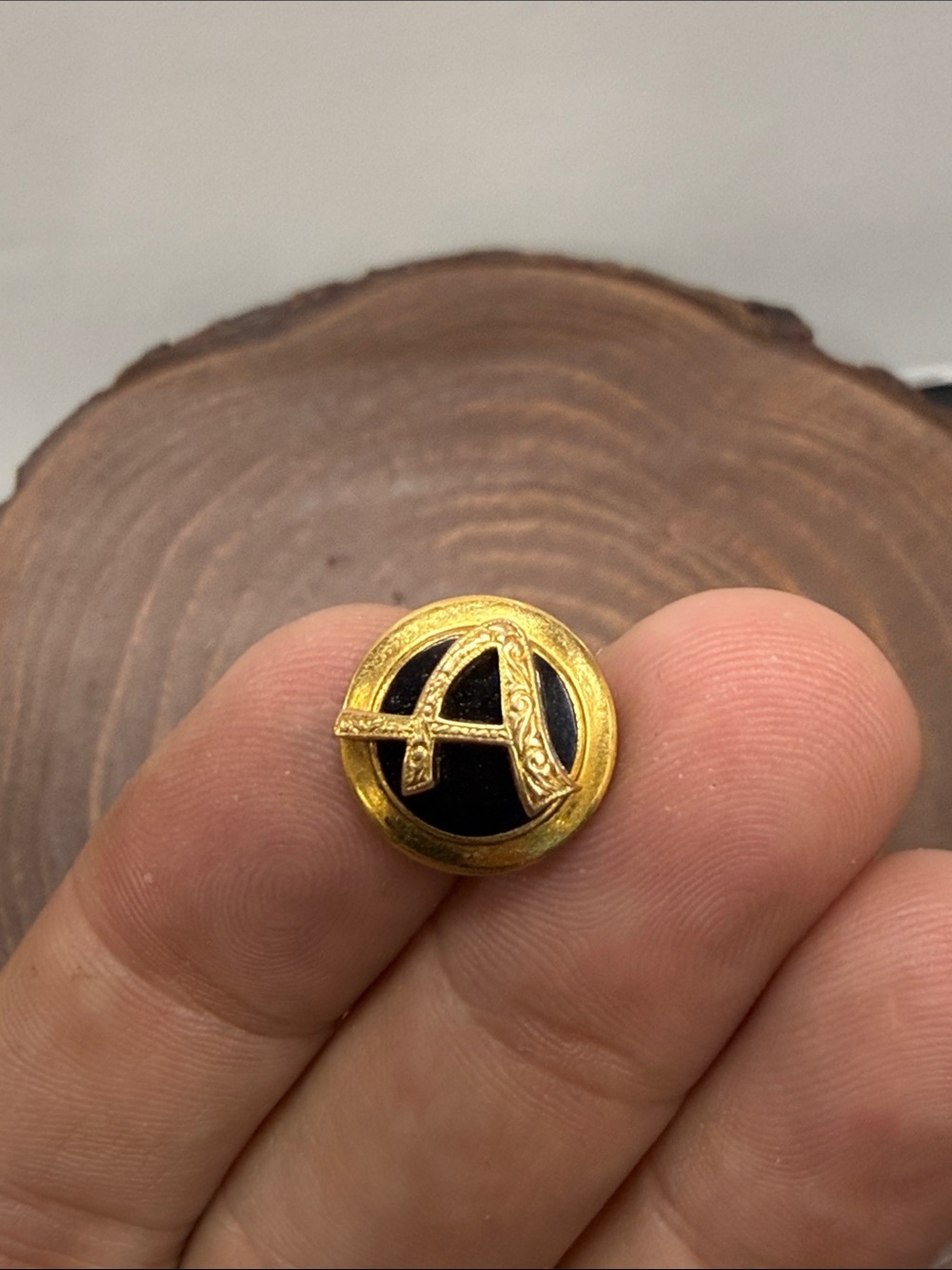 Vintage 10K GF Yellow Gold Black Onyx AVON Presidential Award Pin Brooch